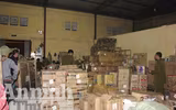 Cận cảnh hơn 4 tấn hương liệu, phụ gia pha chế trà sữa không rõ nguồn gốc