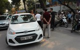 Hà Nội: Tài xế Mazda CX5 vượt đèn đỏ đâm vào 5 phương tiện khác