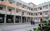 Các học viên nhỏ tuổi tham quan hoạt động của lực lượng Công an Thủ đô