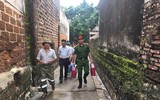 Công an Thủ đô tiếp tục sẻ chia với nhân dân vùng ngập Chương Mỹ