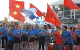 Mỹ Đình nhuộm đỏ màu cờ trước giờ bóng lăn