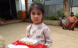 [Ảnh] Những tấm lòng đến với con trẻ xã Lũng Chinh