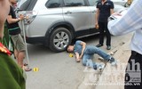[Ảnh] Nhóm đối tượng đã hành hung người đàn ông đi ôtô dẫn đến tử vong