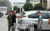 [Ảnh] Nhóm đối tượng đã hành hung người đàn ông đi ôtô dẫn đến tử vong