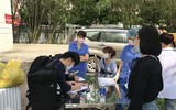 [Ảnh] 15 công dân hoàn thành cách ly tập trung tại bệnh viện CATP Hà Nội được trở về nhà