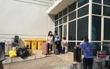 [Ảnh] 15 công dân hoàn thành cách ly tập trung tại bệnh viện CATP Hà Nội được trở về nhà