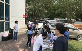 [Ảnh] 15 công dân hoàn thành cách ly tập trung tại bệnh viện CATP Hà Nội được trở về nhà