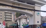 [Ảnh] Lực lượng Công an chốt chặn, kiểm soát chặt chẽ Bệnh viện Bạch Mai phòng dịch Covid-19