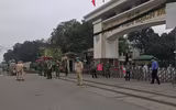 [Ảnh] Lực lượng Công an chốt chặn, kiểm soát chặt chẽ Bệnh viện Bạch Mai phòng dịch Covid-19