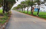 [Ảnh] Công an xã chính quy tuần tra đường làng ngõ xóm, nhắc nhở người dân đeo khẩu trang
