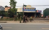 [Ảnh] Công an xã chính quy tuần tra đường làng ngõ xóm, nhắc nhở người dân đeo khẩu trang