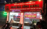 [Ảnh] Toàn cảnh vụ cướp giật tại hiệu vàng, đâm thấu ngực người truy đuổi