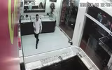 [Ảnh] Toàn cảnh vụ cướp giật tại hiệu vàng, đâm thấu ngực người truy đuổi
