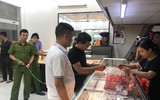 [Ảnh] Toàn cảnh vụ cướp giật tại hiệu vàng, đâm thấu ngực người truy đuổi