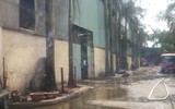 [Ảnh] Cận cảnh hiện trường vụ cháy kho hóa chất ở quận Long Biên