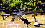 Siêu súng kết hợp giữa hai khẩu súng trường nổi tiếng nhất thế giói AK-47 của Nga và M-16 của Mỹ