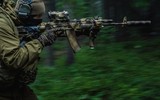 Mãn nhãn với súng trường tấn công AK-12 cực mạnh của quân đội Nga