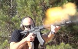 Siêu súng kết hợp giữa hai khẩu súng trường nổi tiếng nhất thế giói AK-47 của Nga và M-16 của Mỹ