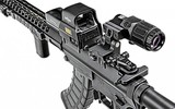 Siêu súng kết hợp giữa hai khẩu súng trường nổi tiếng nhất thế giói AK-47 của Nga và M-16 của Mỹ