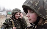 Vẻ đẹp mê hoặc lòng người của nữ binh sĩ Ukraine