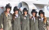 Mê mẩn với vẻ đẹp của các nữ quân nhân thiện chiến nhất thế giới