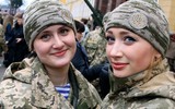 Vẻ đẹp mê hoặc lòng người của nữ binh sĩ Ukraine