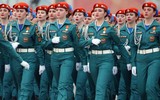 Ngắm vẻ đẹp lạnh lùng chết người của các nữ binh sĩ đến từ xứ Bạch Dương