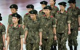 Vẻ đẹp khó cưỡng của nữ quân nhân trên thế giới khi duyệt binh (phần 1)