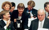 Vĩnh biệt ông Helmut Kohl - người phá đổ bức tường Berlin để tạo nên nước Đức hiện đại