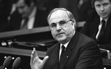 Vĩnh biệt ông Helmut Kohl - người phá đổ bức tường Berlin để tạo nên nước Đức hiện đại