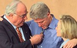 Vĩnh biệt ông Helmut Kohl - người phá đổ bức tường Berlin để tạo nên nước Đức hiện đại