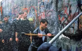 Vĩnh biệt ông Helmut Kohl - người phá đổ bức tường Berlin để tạo nên nước Đức hiện đại