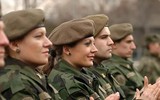 Vẻ đẹp tự nhiên hiếm có của nữ binh sĩ Serbia