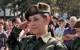 Vẻ đẹp tự nhiên hiếm có của nữ binh sĩ Serbia