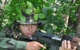 Vẻ đẹp tự nhiên hiếm có của nữ binh sĩ Serbia
