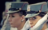 Vẻ đẹp tự nhiên hiếm có của nữ binh sĩ Serbia