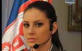 Vẻ đẹp tự nhiên hiếm có của nữ binh sĩ Serbia