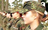Vẻ đẹp hút hồn của những nữ binh sĩ quân đội Đức