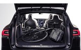 Bất ngờ siêu xe điện Tesla trị giá 8 tỷ đồng lăn bánh tại Hà Nội