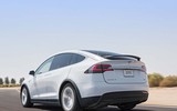 Bất ngờ siêu xe điện Tesla trị giá 8 tỷ đồng lăn bánh tại Hà Nội