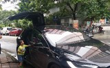 Bất ngờ siêu xe điện Tesla trị giá 8 tỷ đồng lăn bánh tại Hà Nội