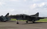Cận cảnh tiêm kích cánh cụp cánh xòe MiG-23 của Ấn Độ vừa bị rơi cháy rụi