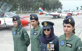 Vẻ đẹp cuốn hút say lòng người của nữ binh sĩ Pakistan