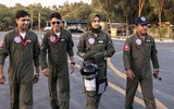 Vẻ đẹp cuốn hút say lòng người của nữ binh sĩ Pakistan