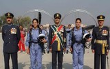 Vẻ đẹp cuốn hút say lòng người của nữ binh sĩ Pakistan