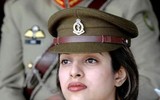 Vẻ đẹp cuốn hút say lòng người của nữ binh sĩ Pakistan