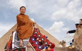 Hình ảnh nhà sư ăn chơi khét tiếng nhất hành tinh sắp bị dẫn độ về Thái Lan từ Mỹ