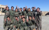 Vẻ đẹp nữ chiến binh thép khiến IS kinh sợ và quân chính phủ Syria lo ngại
