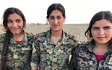 Vẻ đẹp nữ chiến binh thép khiến IS kinh sợ và quân chính phủ Syria lo ngại