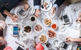 Bữa cơm gia đình, phương thuốc thần dược xoa dịu bất hòa đem lại ấm êm hạnh phúc